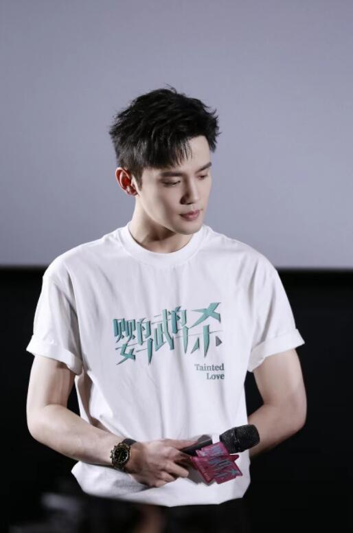 衛然主持《鸚鵡殺》路演 章宇電磁炮嗓清唱《戀曲1980》(圖3)