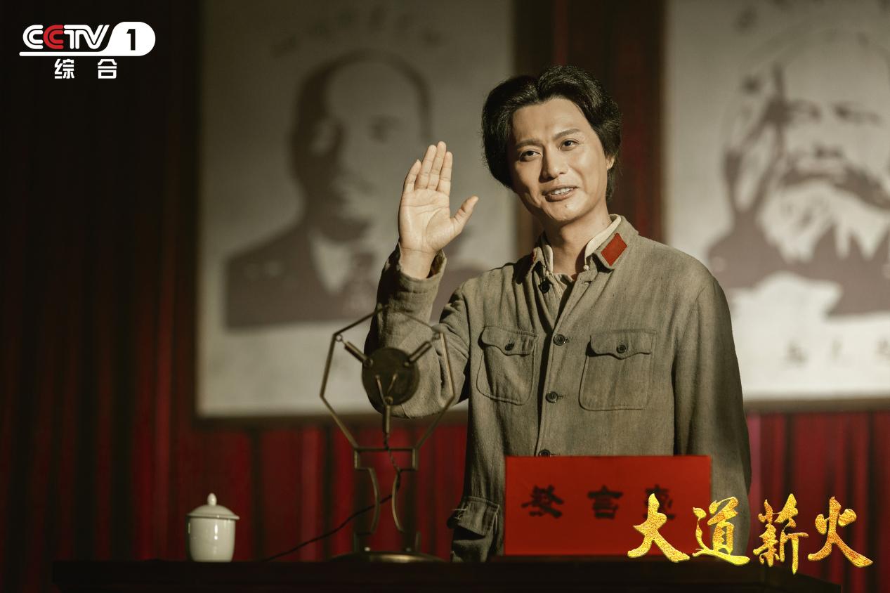 侯京?。翰粩喔卤硌莘绞秸宫F偉人魅力(圖1)