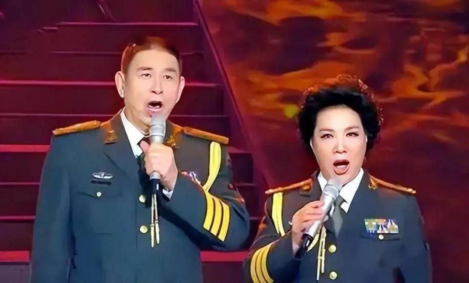 告別儀式合影曝光，李雙江白雪董文華神情嚴肅，黃宏笑容惹爭議(圖6)