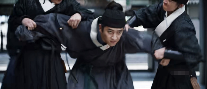 《山河之影》老戲骨和新生代對擂，張云龍居中，最后一位不得不服(圖13)