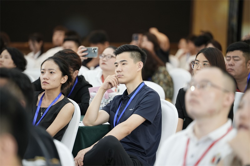 南方網(wǎng)通第二十五屆渠道商交流大會(huì)，成功狙擊營(yíng)銷新市場(chǎng)！(圖41)